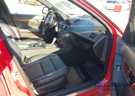 2009 Mercedes-Benz C 300 Luxury/Sport из США, поврежденный, VIN WDDGF54X29F232195